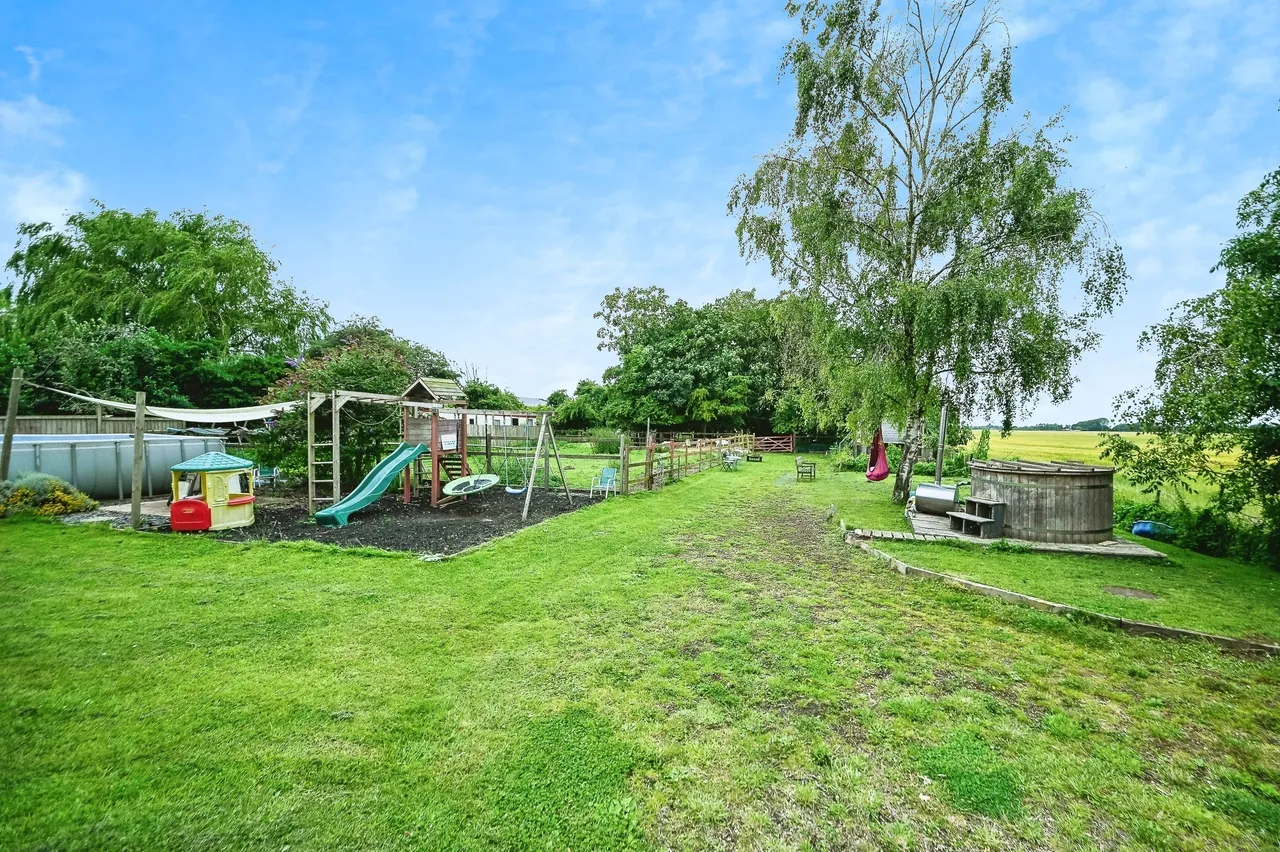 School Road, St. Johns Fen End, Wisbech, Norfolk, PE14, photo 15