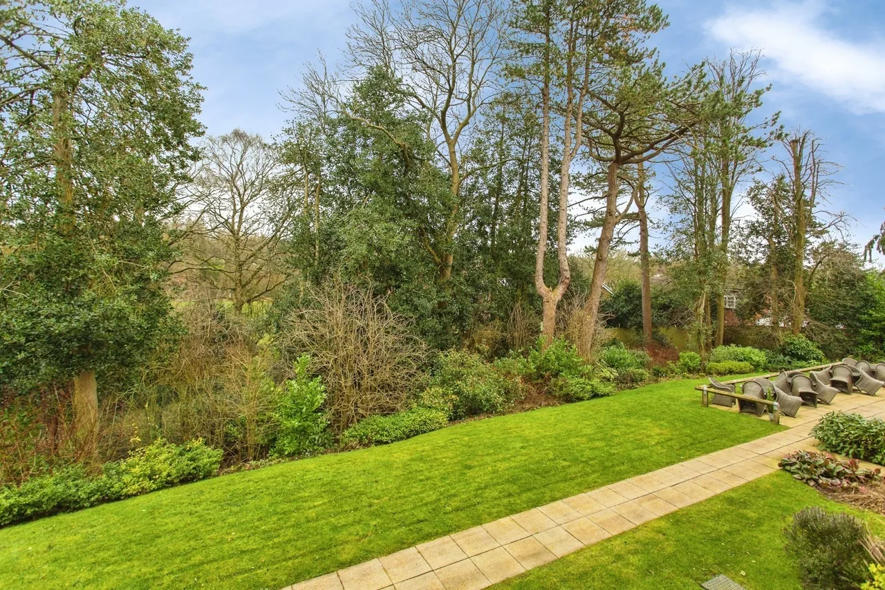 Preston Road, Clayton-le-Woods, Chorley, Lancashire, PR6, photo 12