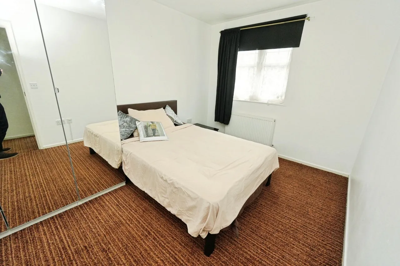 Oldbury Road, Rowley Regis, B65, photo 13