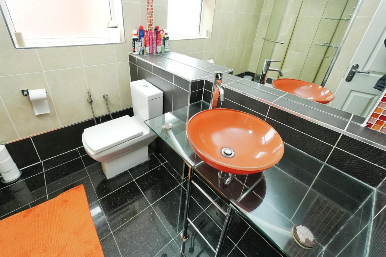 Oldbury Road, Rowley Regis, B65, photo 16