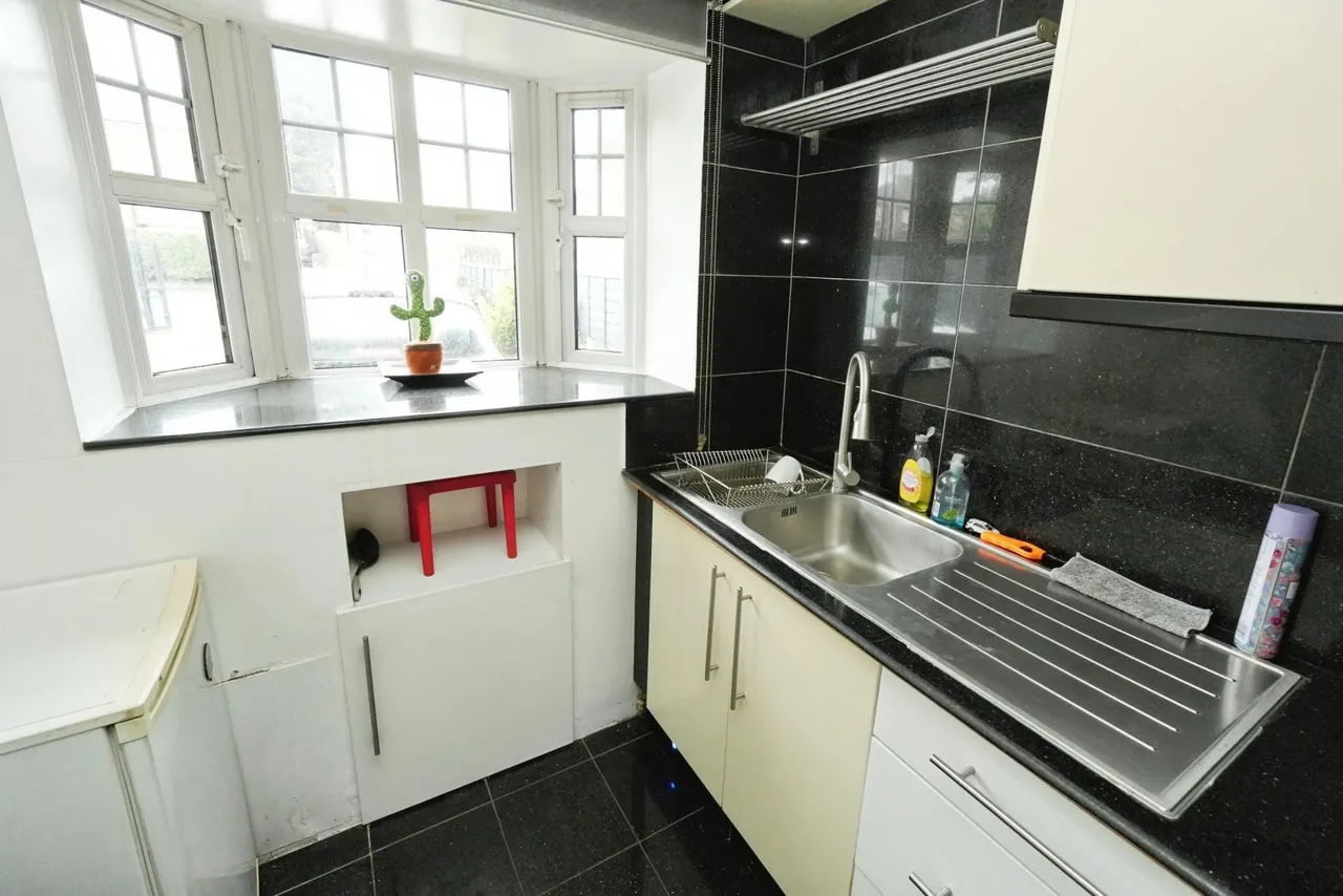 Oldbury Road, Rowley Regis, B65, photo 2