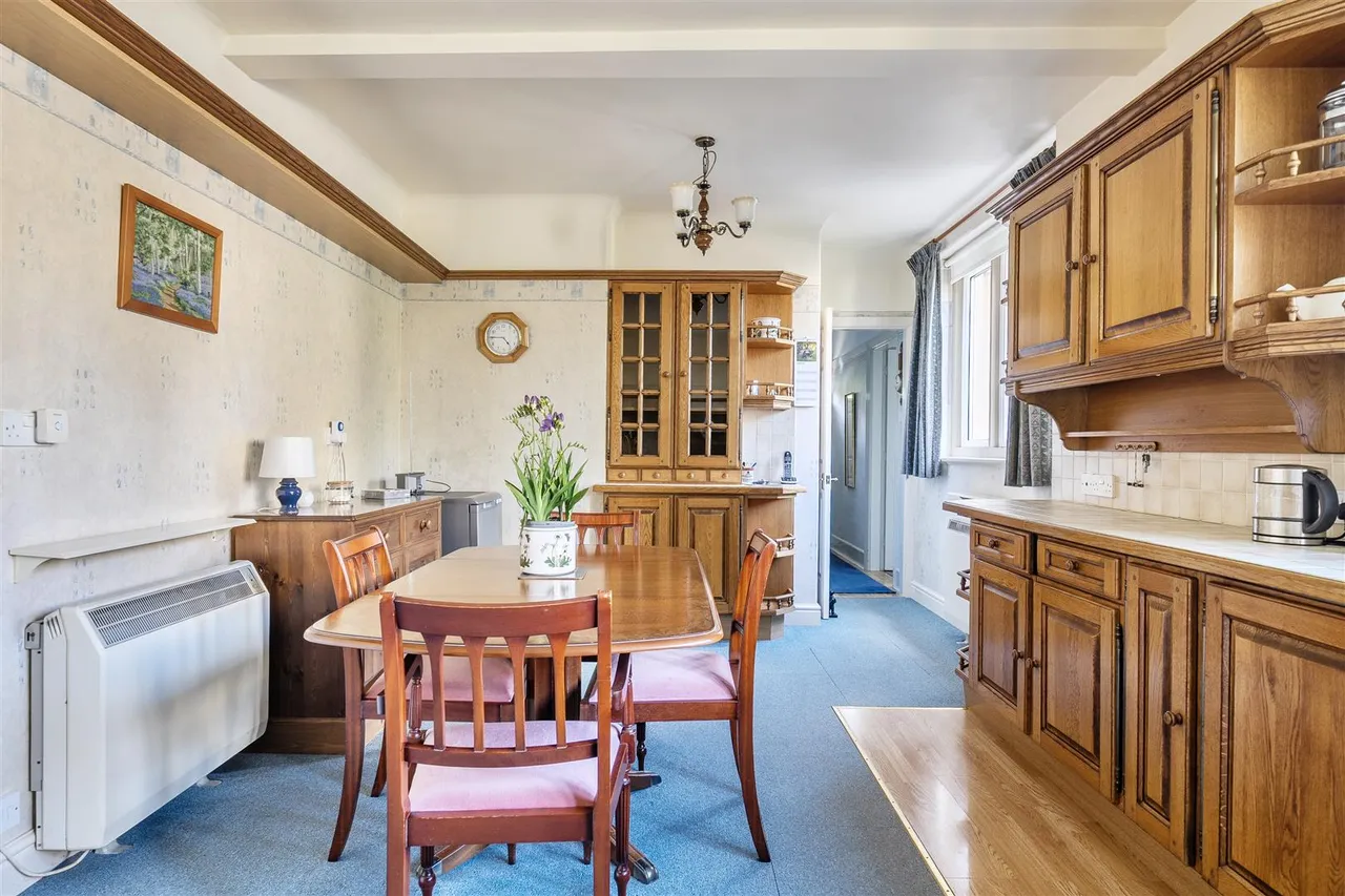 Lowden Hill, Chippenham, SN15, photo 4