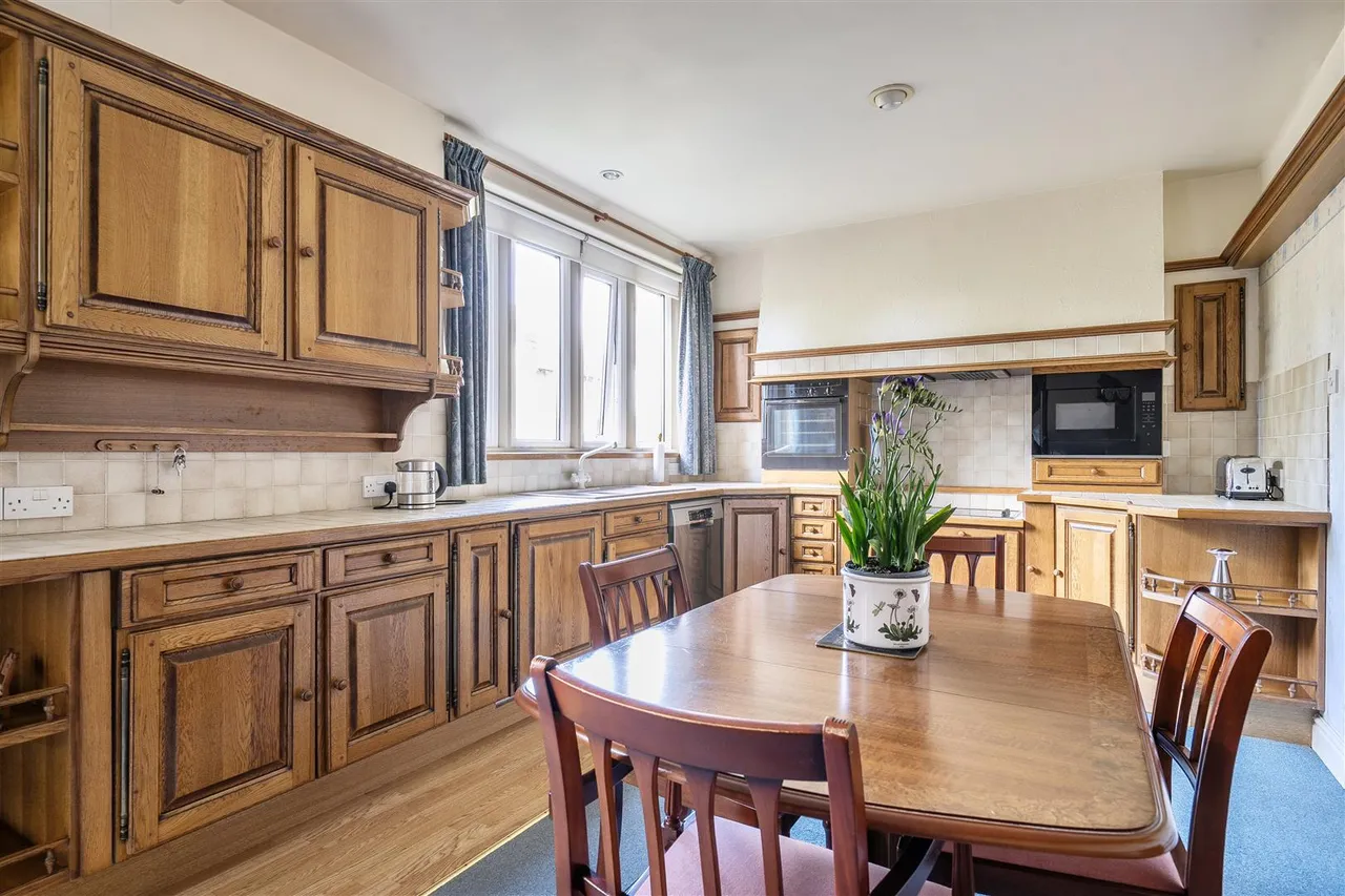 Lowden Hill, Chippenham, SN15, photo 5