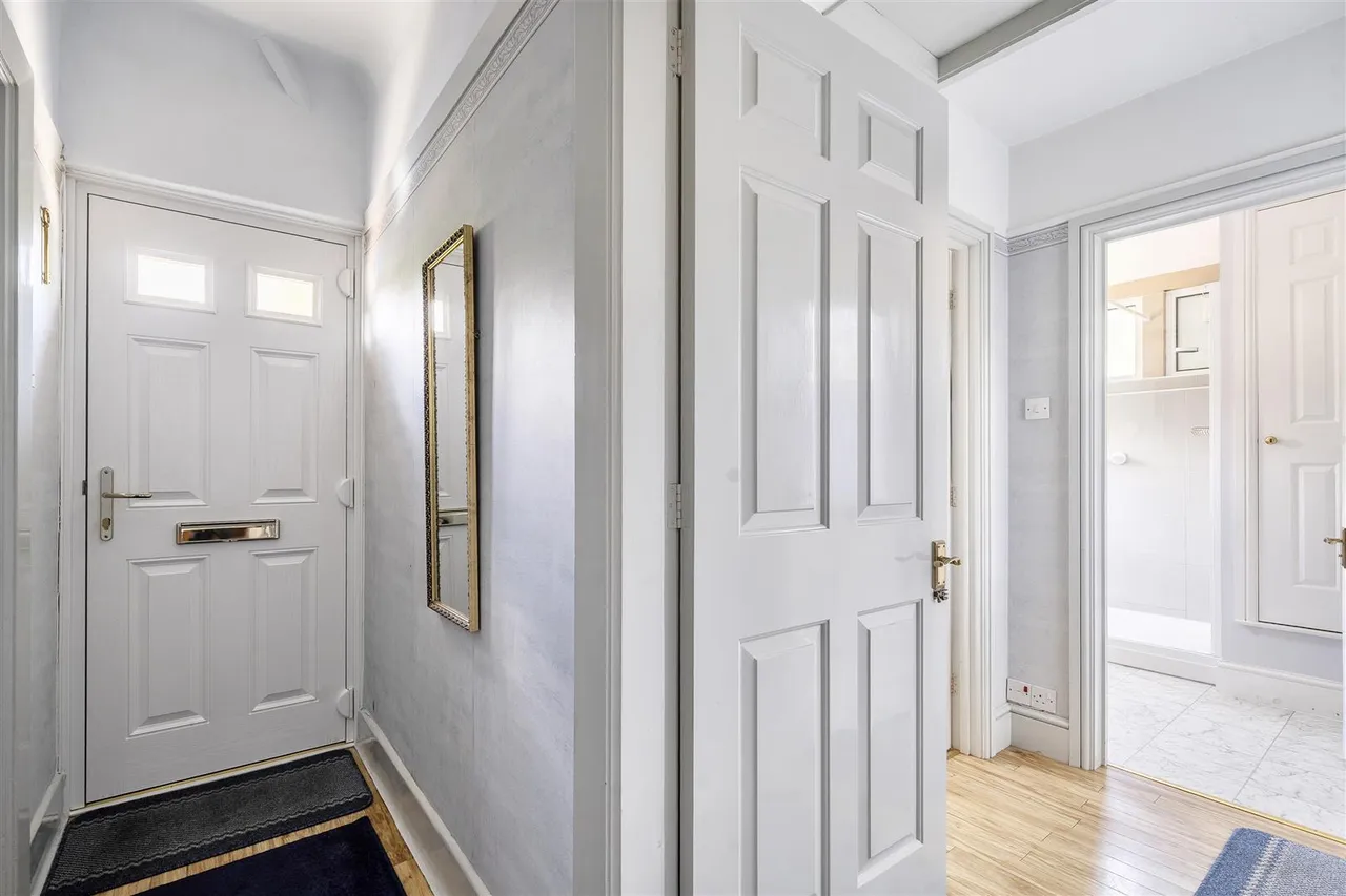 Lowden Hill, Chippenham, SN15, photo 9