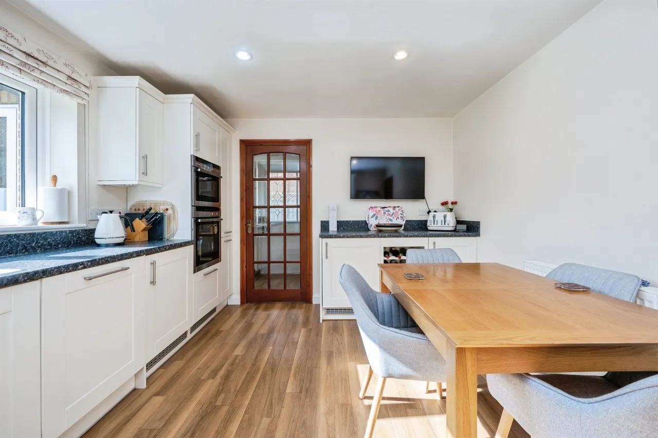 School Lane, Weston Turville, HP22, photo 8