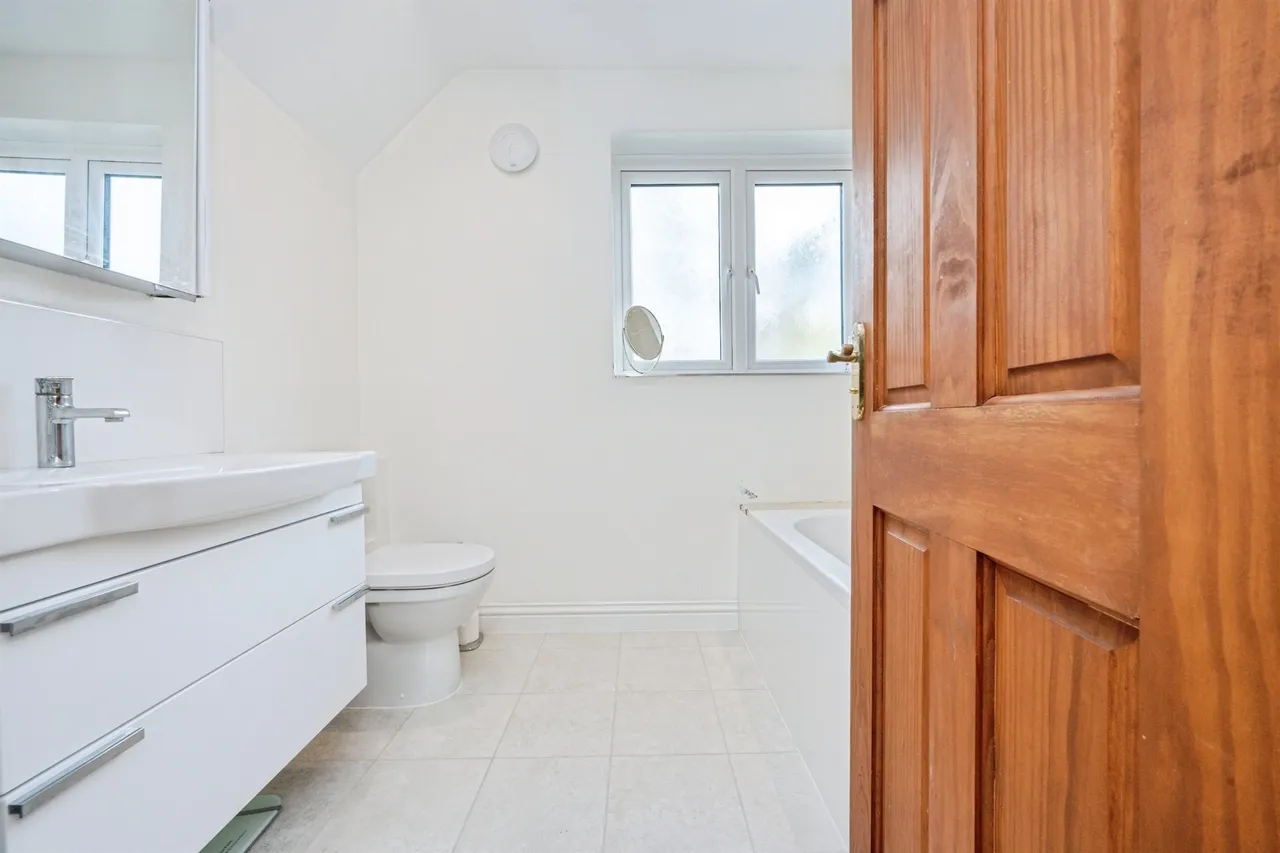 School Lane, Weston Turville, HP22, photo 26