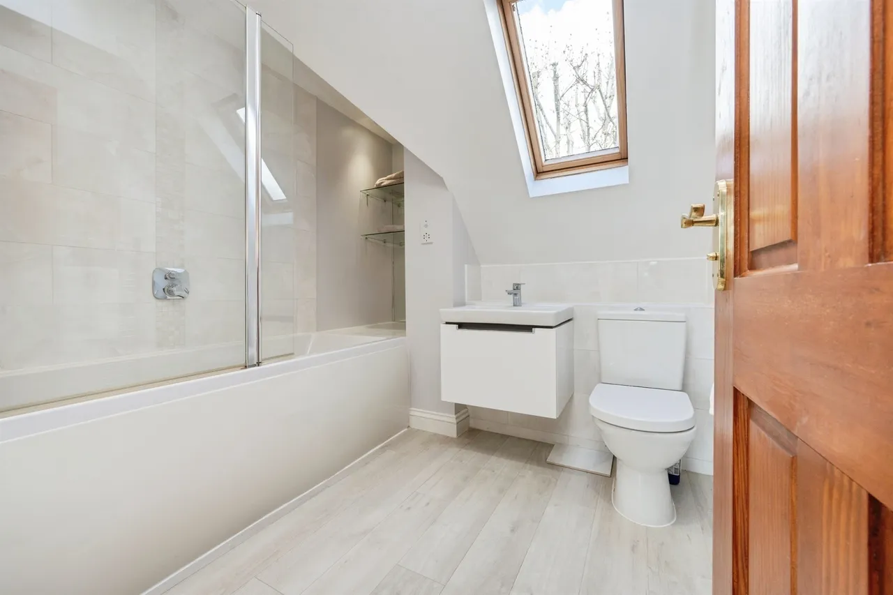 School Lane, Weston Turville, HP22, photo 18