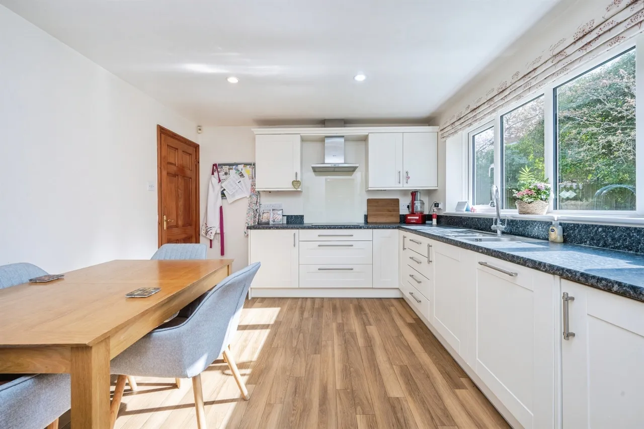 School Lane, Weston Turville, HP22, photo 9