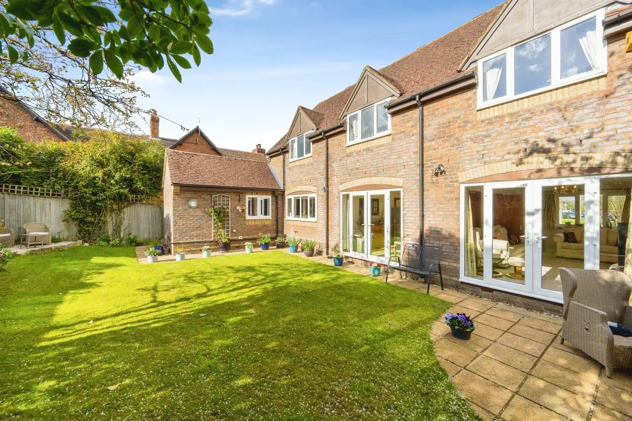 School Lane, Weston Turville, HP22, photo 30