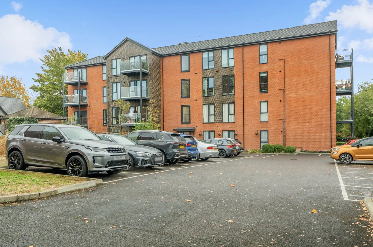 Wellington Road, Wokingham, RG40, photo 12