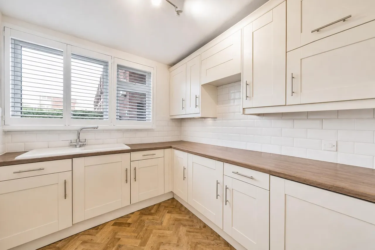 Searles Close, Battersea, SW11, photo 5
