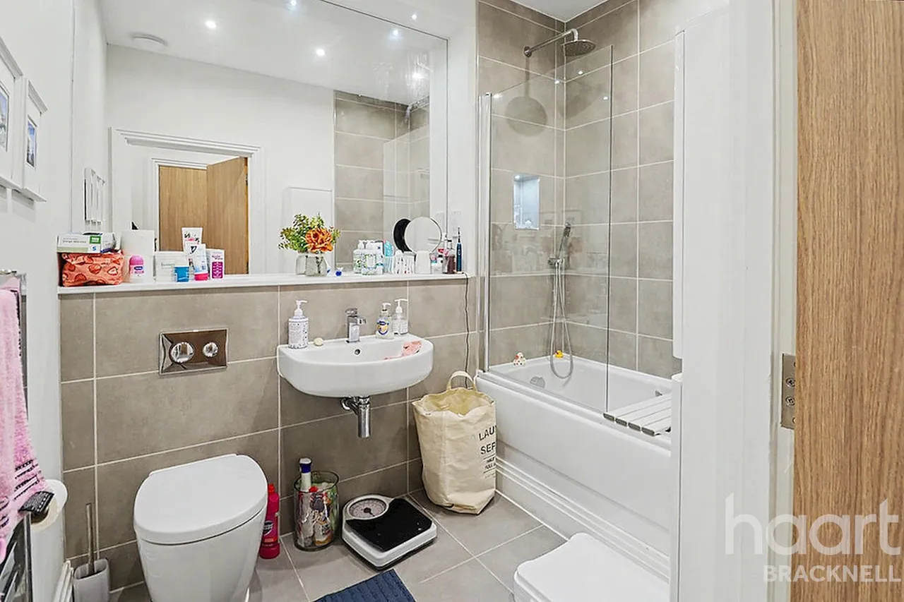 London Road, Bracknell, RG42, photo 23