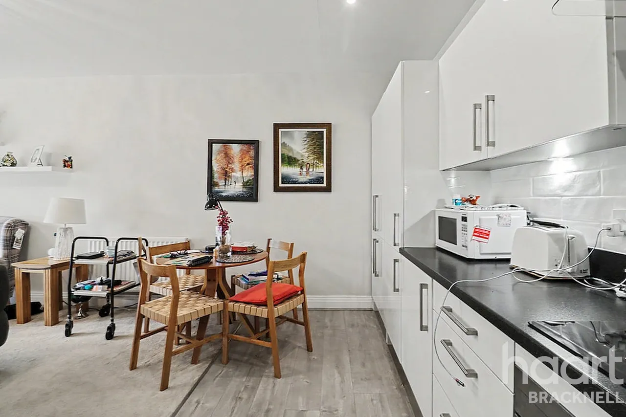 London Road, Bracknell, RG42, photo 10
