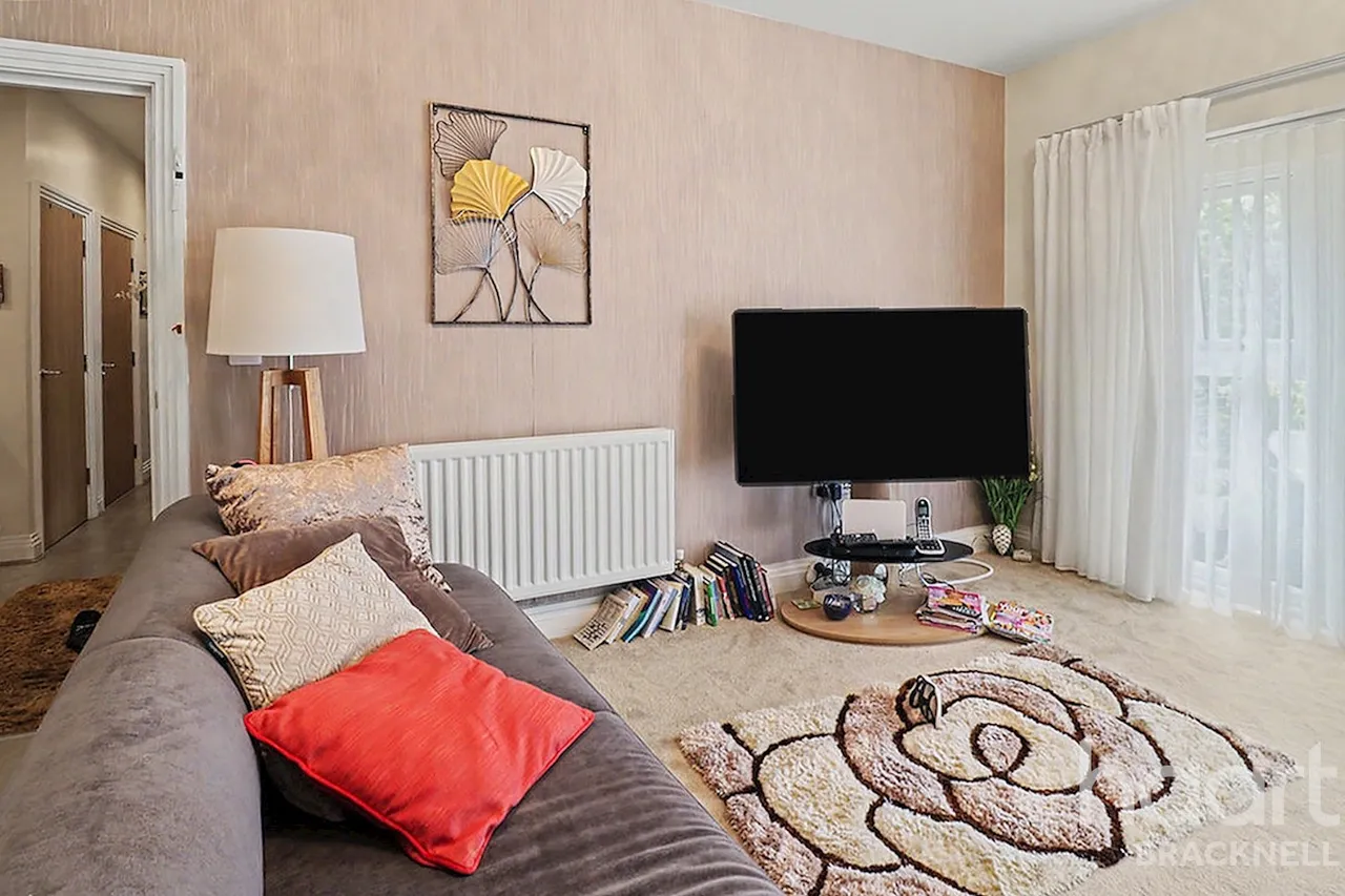 London Road, Bracknell, RG42, photo 3