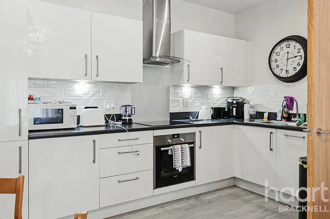 London Road, Bracknell, RG42, photo 8