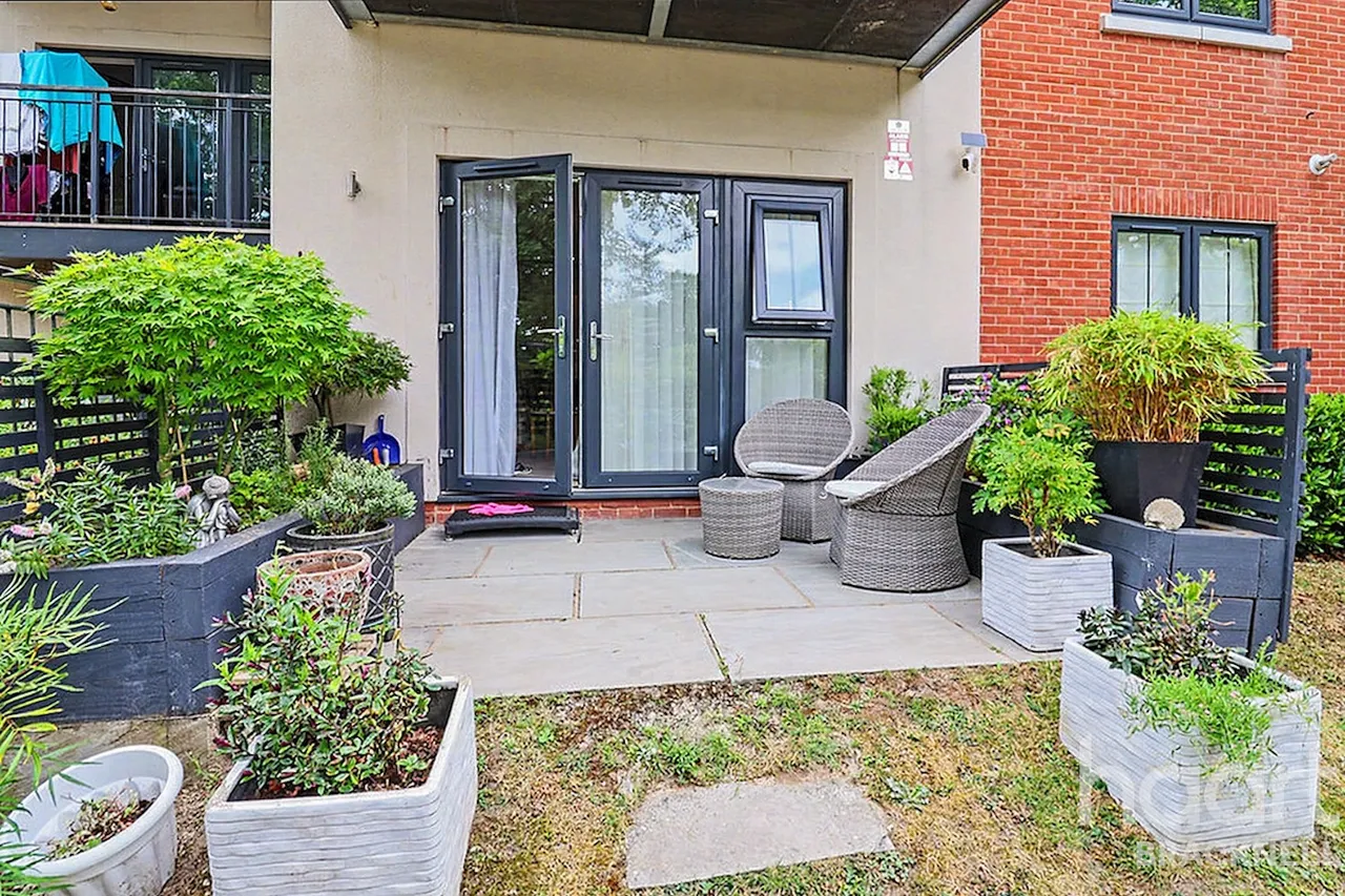 London Road, Bracknell, RG42, photo 2
