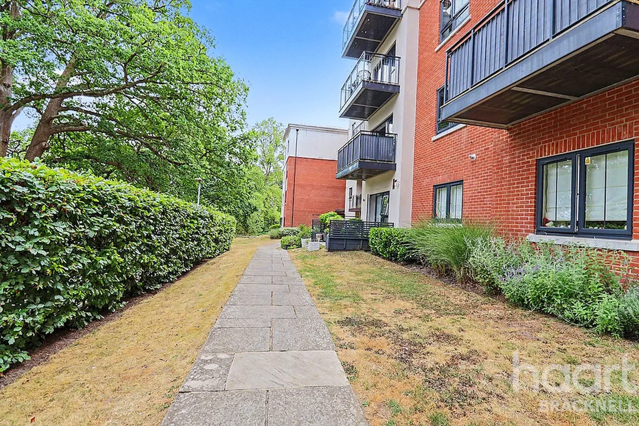 London Road, Bracknell, RG42, photo 26