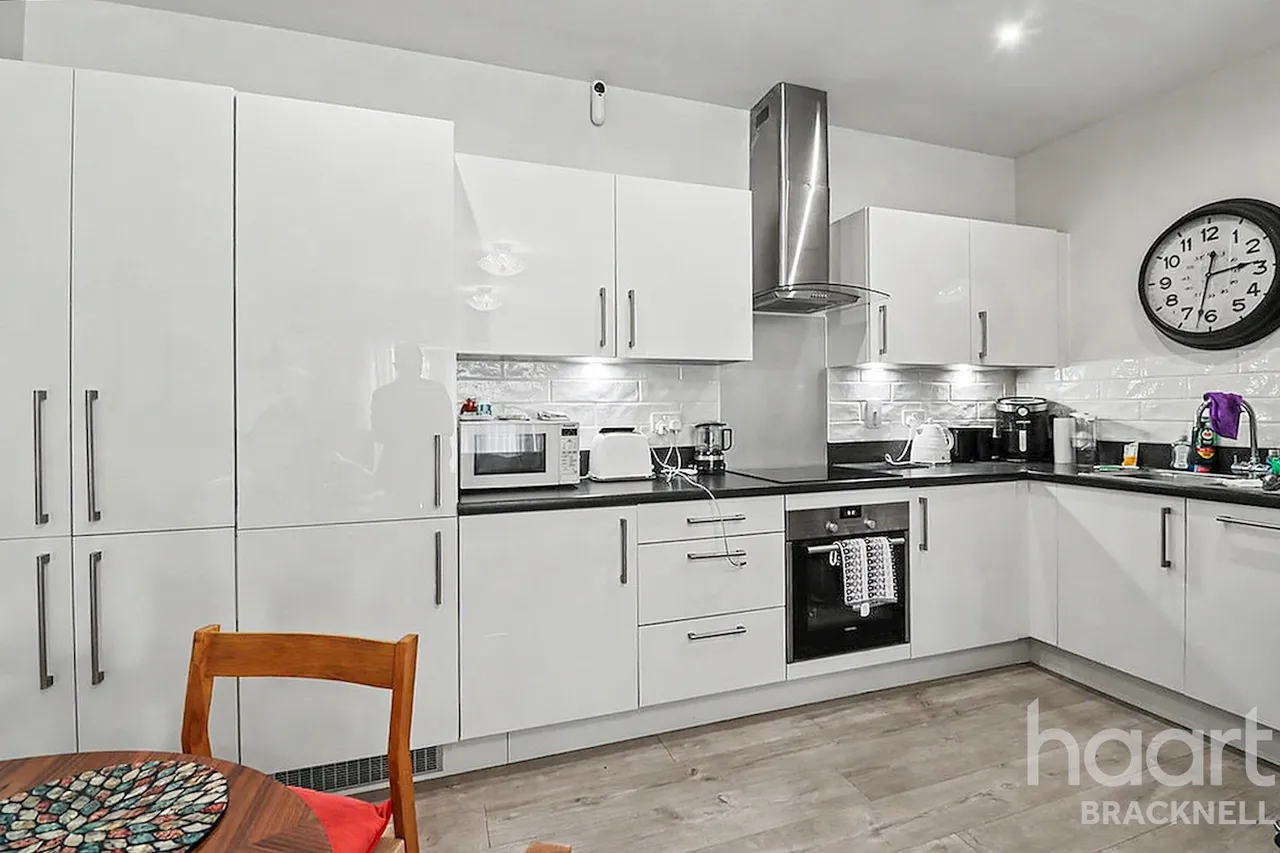 London Road, Bracknell, RG42, photo 9
