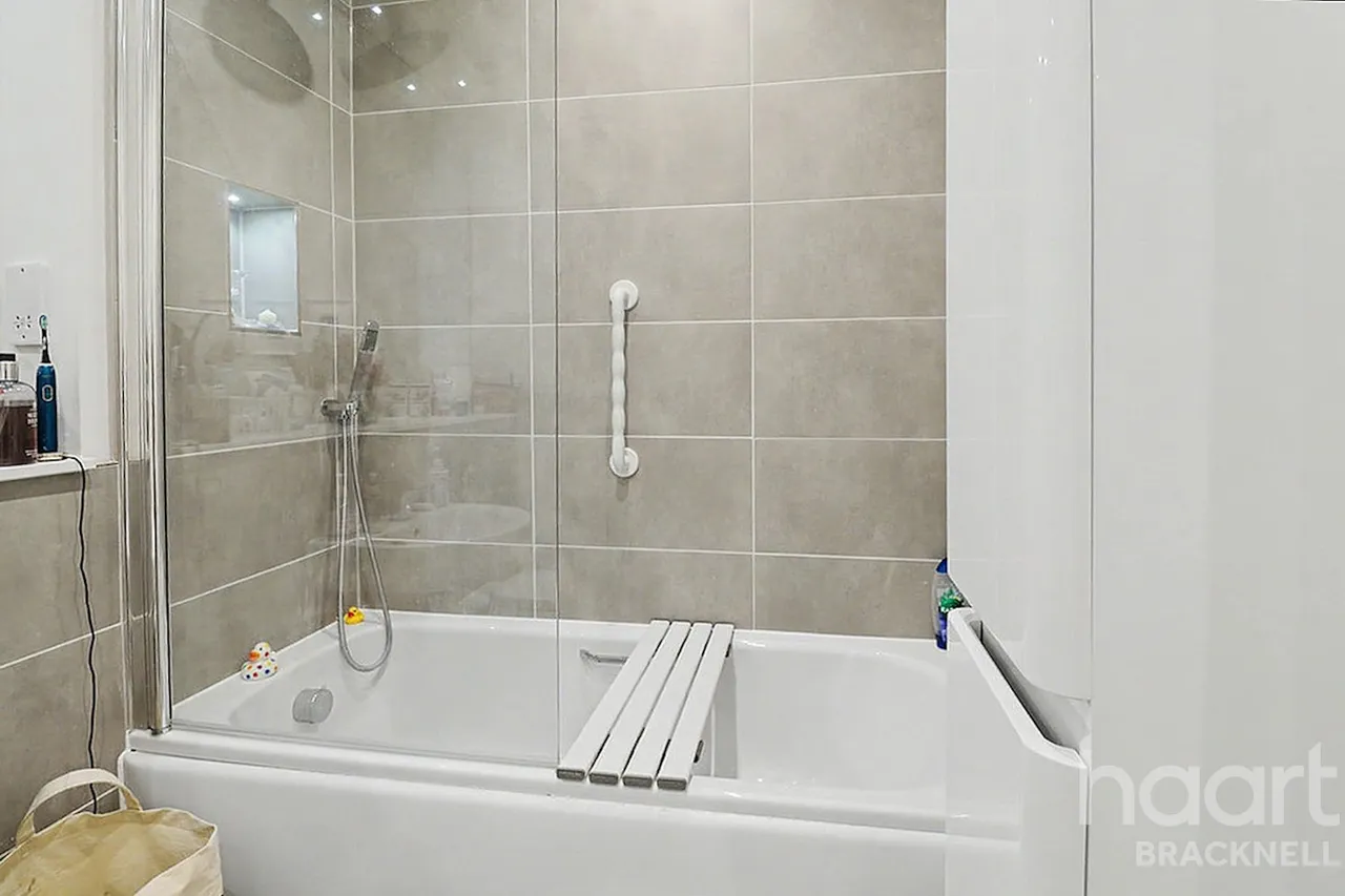 London Road, Bracknell, RG42, photo 24