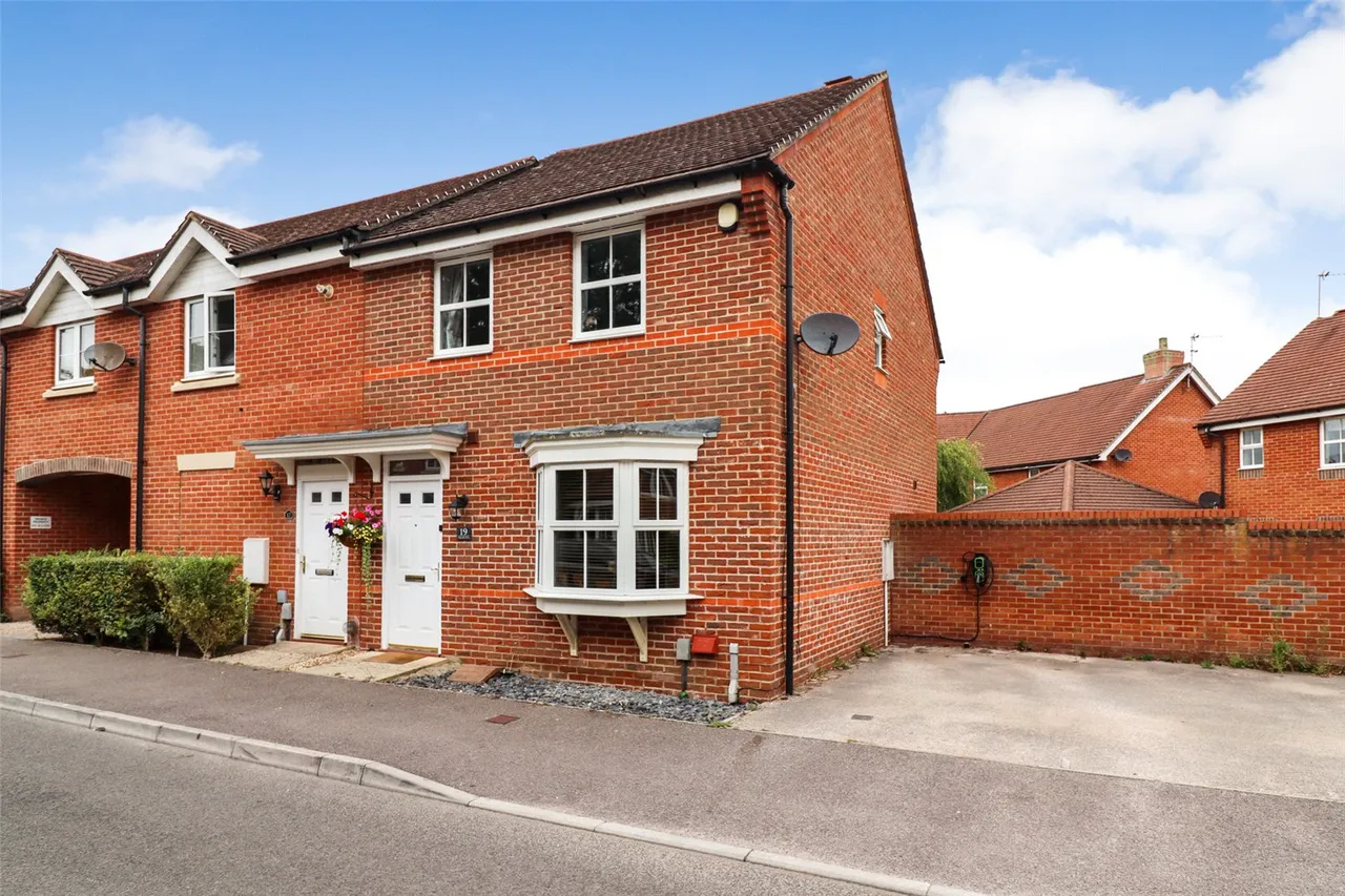 3 bed house for sale — King John Street, Fleet, Hampshire, GU51 1HX
