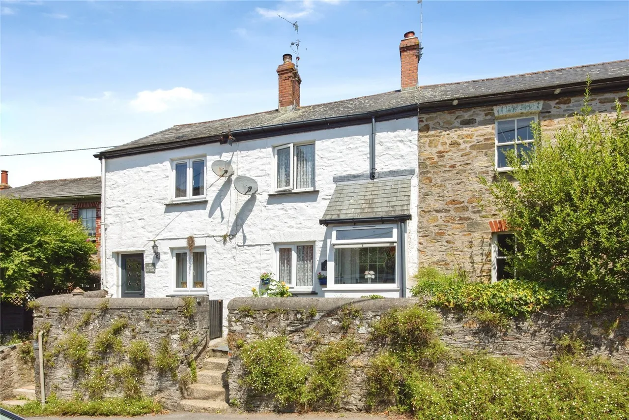 2 bed house for sale, Grenville Road, Lostwithiel, PL22