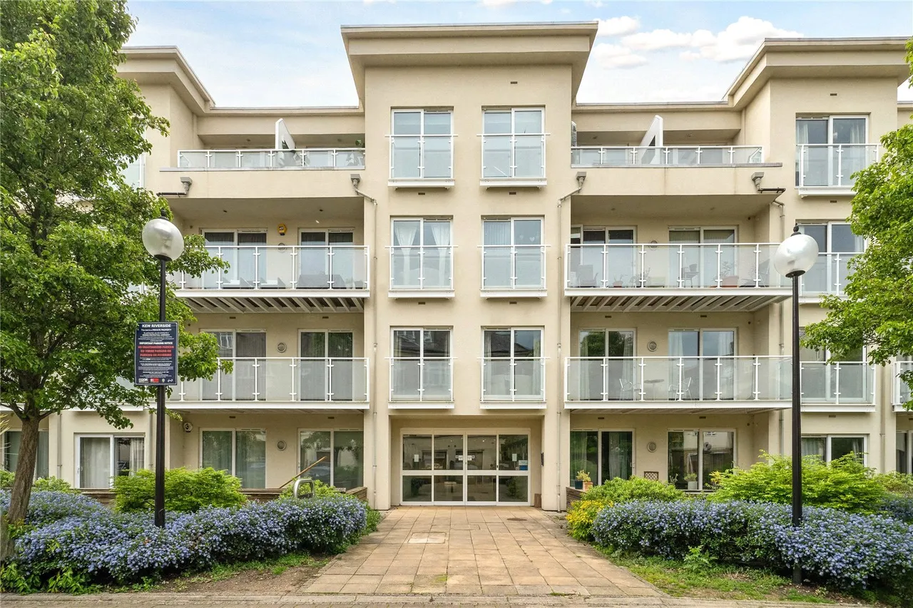 2 bed flat for sale, Woodman Mews, Kew, TW9