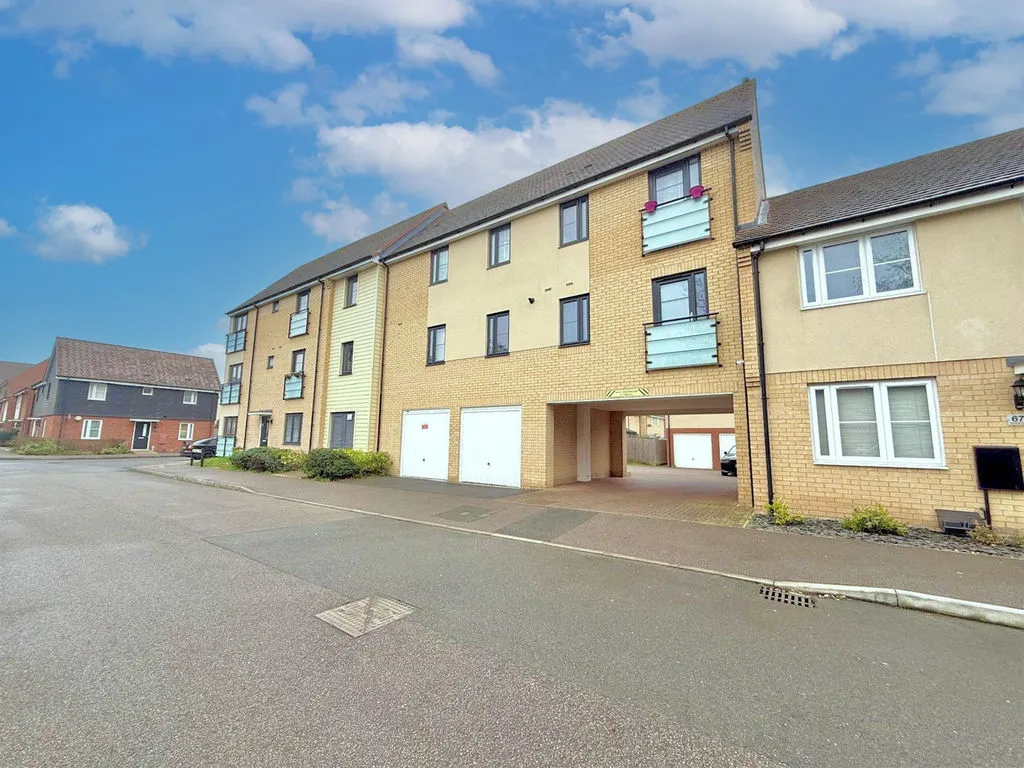 2 bed flat for sale — Vauxhall Way, Dunstable LU6 1BF