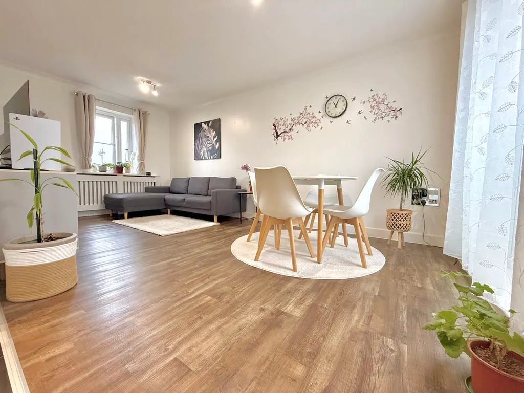 Vauxhall Way, Dunstable LU6 1BF, photo 4