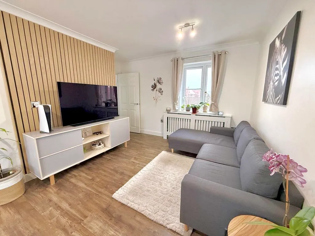 Vauxhall Way, Dunstable LU6 1BF, photo 2