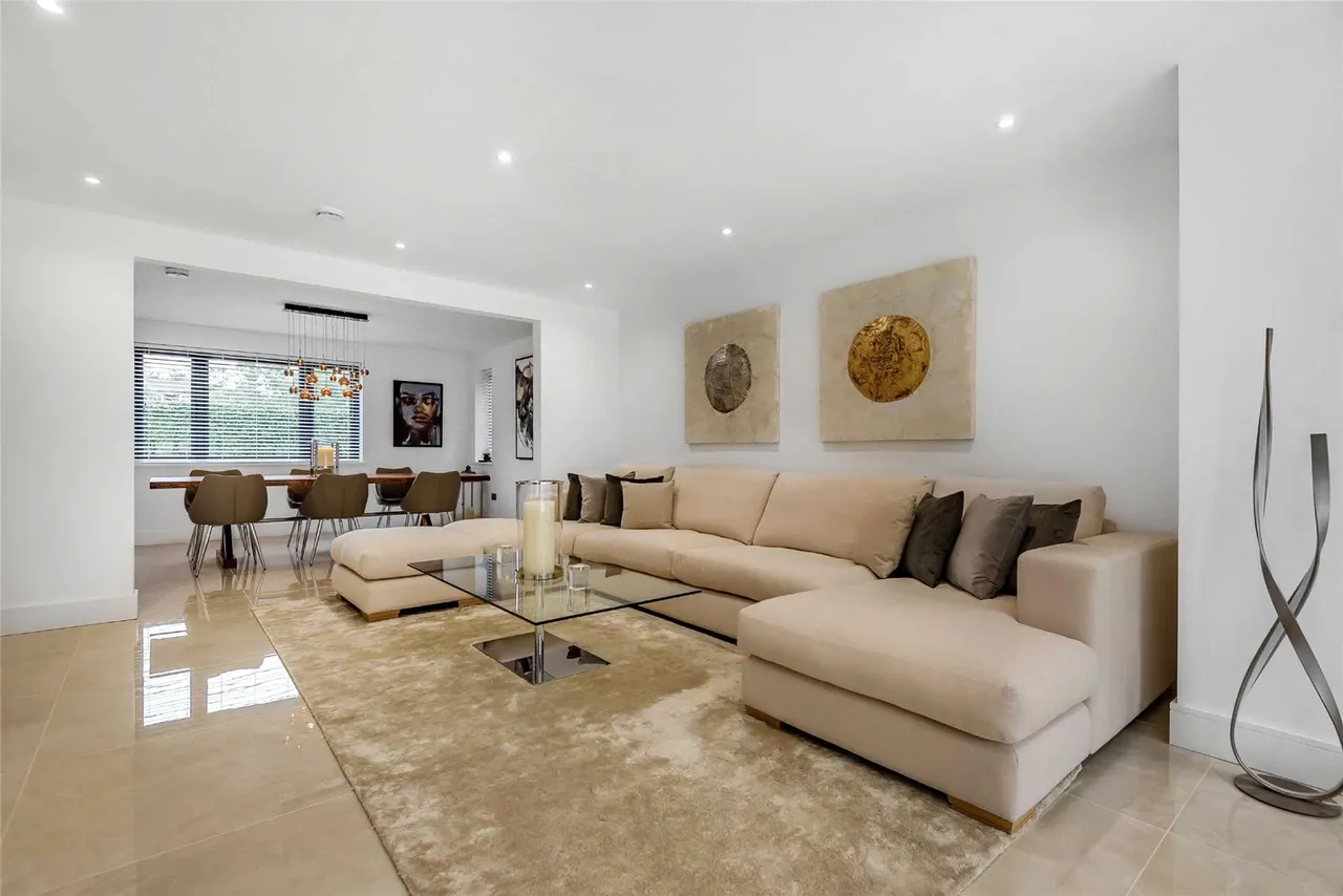 Georges Wood Road, Brookmans Park, Hertfordshire, AL9 7BZ, photo 4