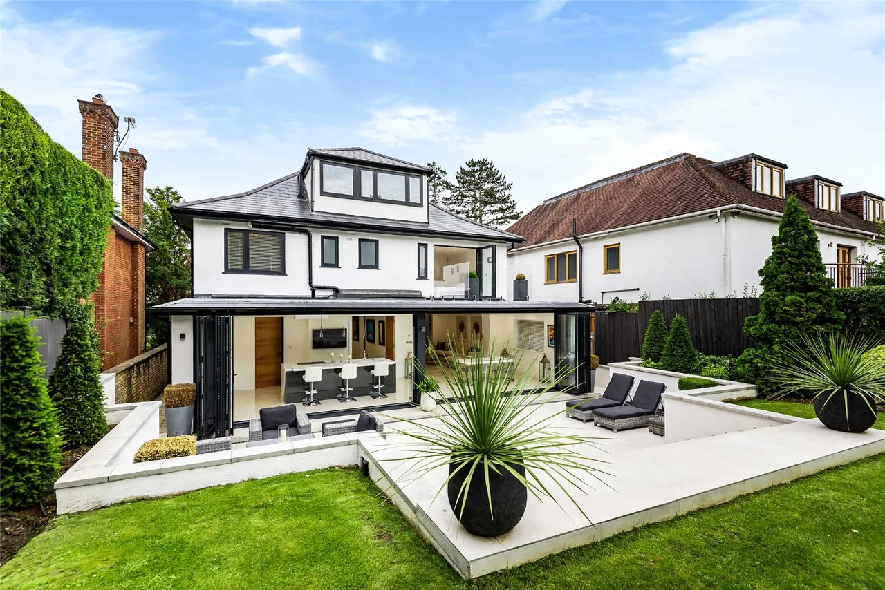 Georges Wood Road, Brookmans Park, Hertfordshire, AL9 7BZ, photo 6