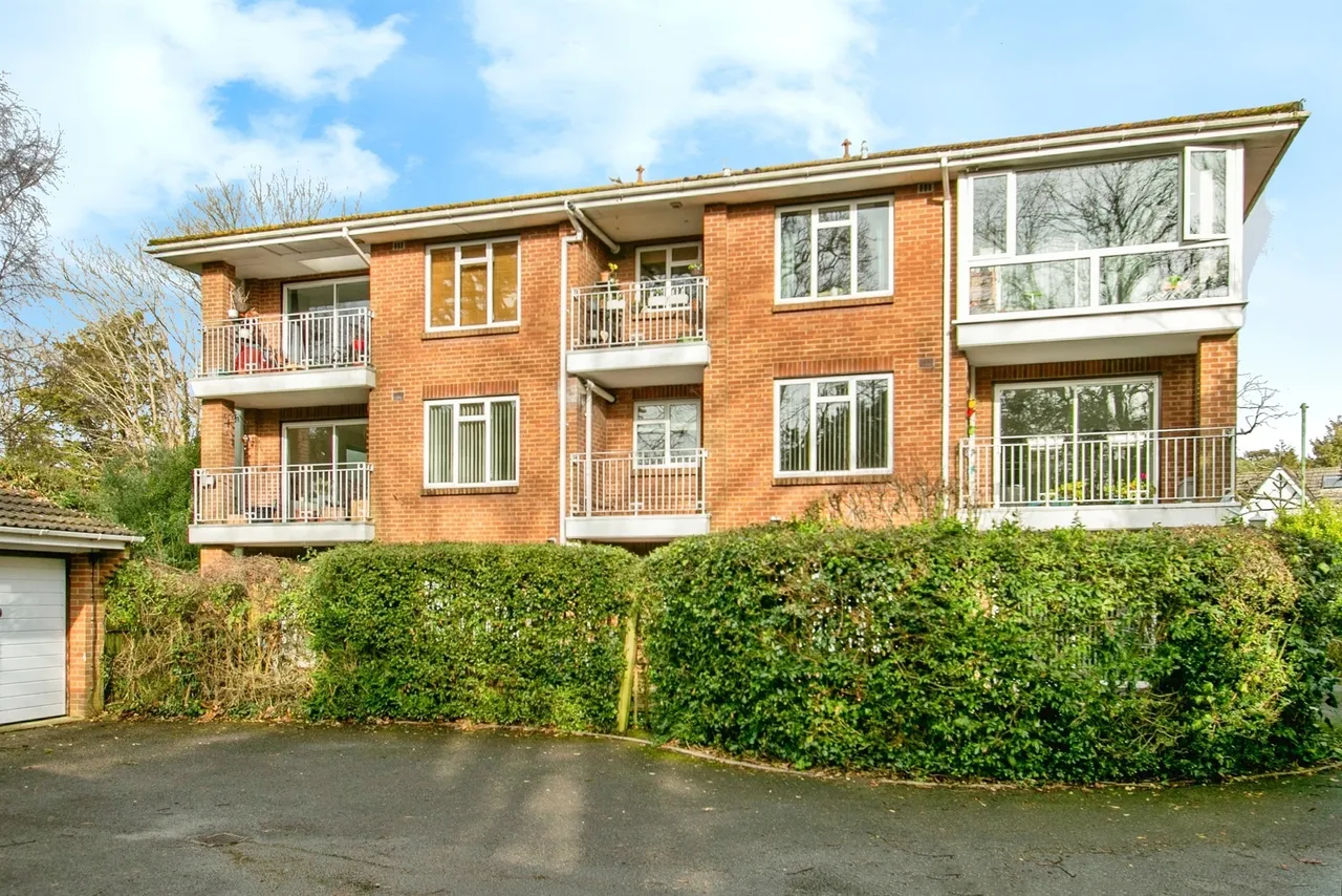 1 bed flat for sale — Lansdowne Road, Bournemouth