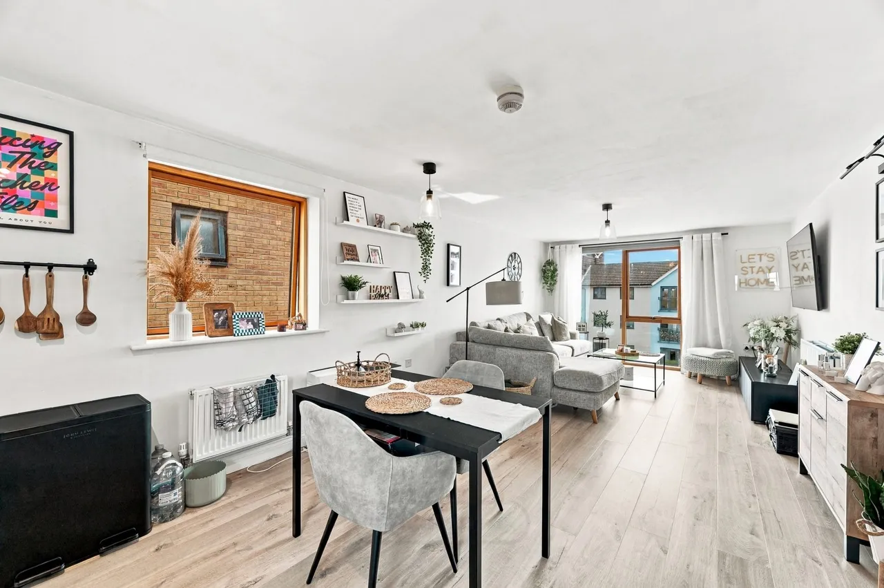 2 bed flat for sale, Countess Way, Broughton, MK10