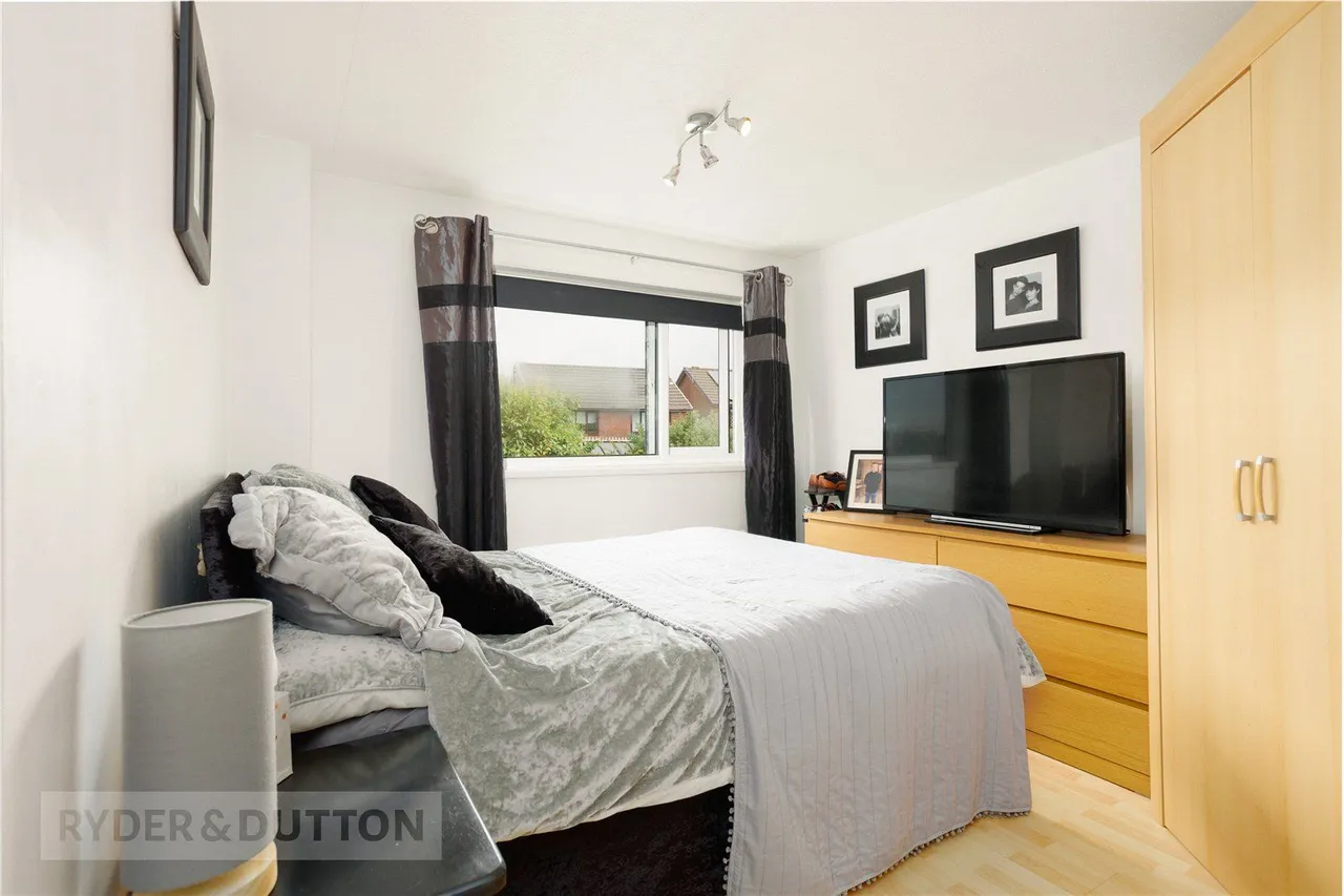 Whinberry Way, Moorside, OL4, photo 16