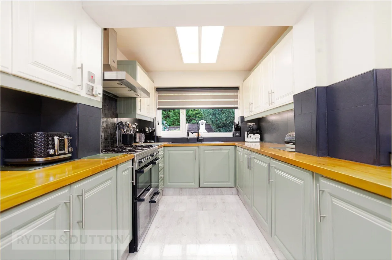 Whinberry Way, Moorside, OL4, photo 7