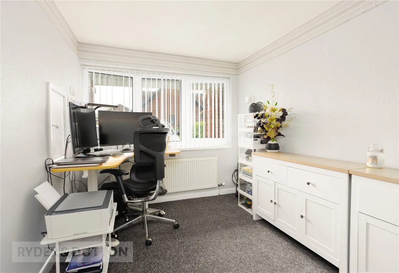 Whinberry Way, Moorside, OL4, photo 11