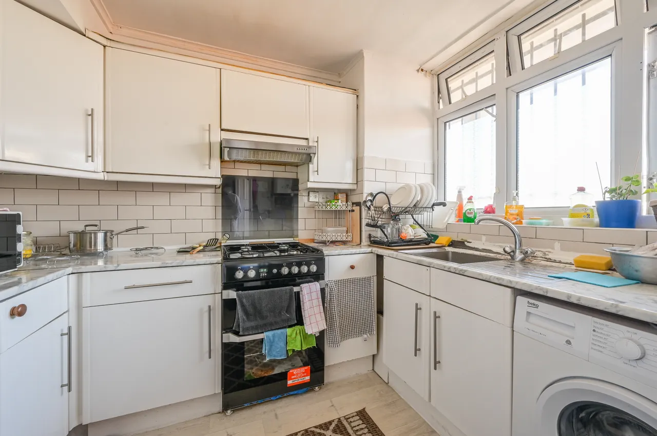 34 Rosefield Gardens, London, photo 3