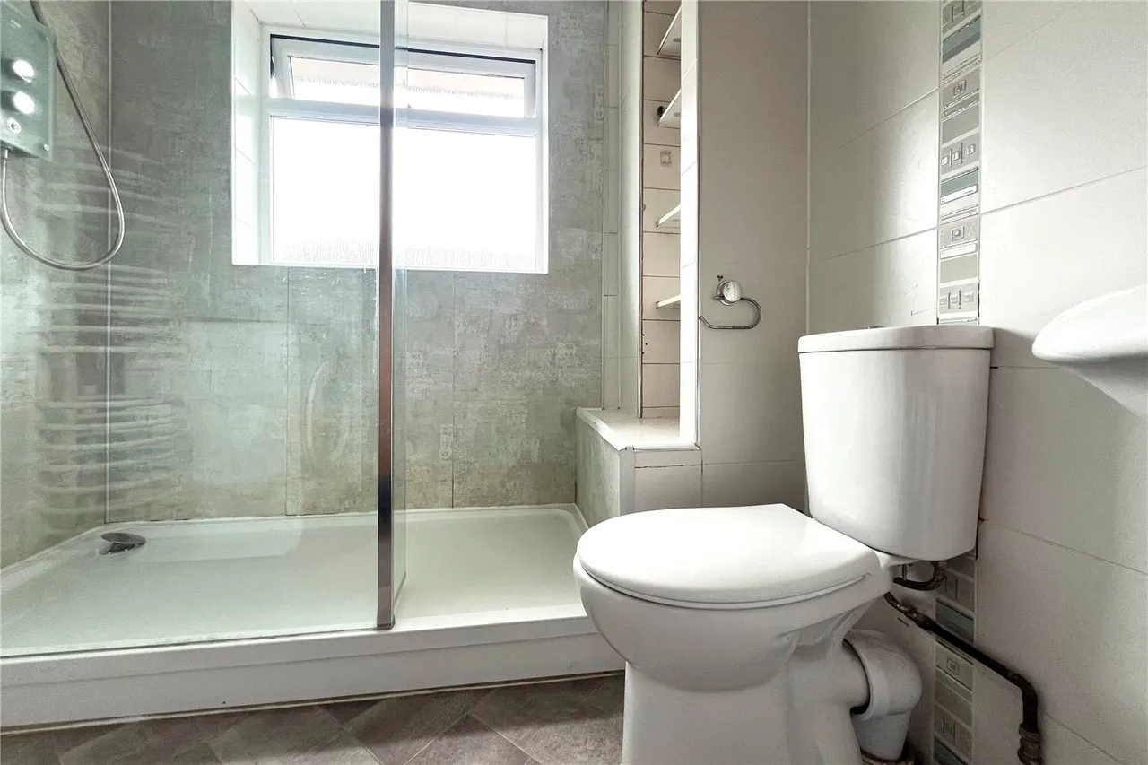 Whitmore Green, Farnham, Surrey, GU9 9AF, photo 9