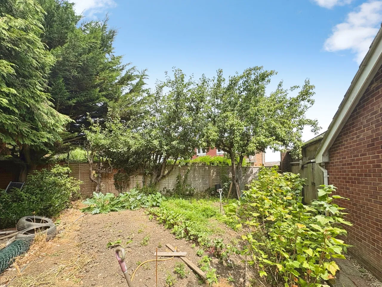 Whitmore Green, Farnham, Surrey, GU9 9AF, photo 14