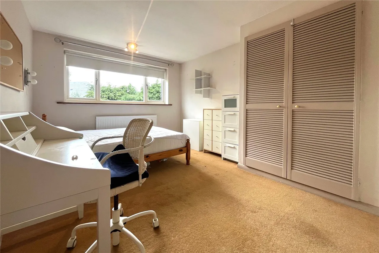 Whitmore Green, Farnham, Surrey, GU9 9AF, photo 6