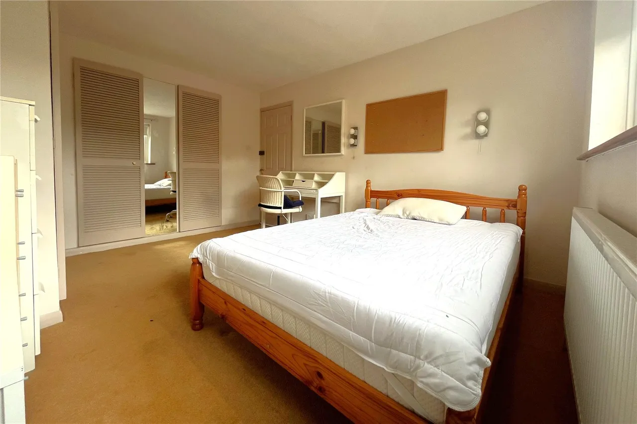 Whitmore Green, Farnham, Surrey, GU9 9AF, photo 3
