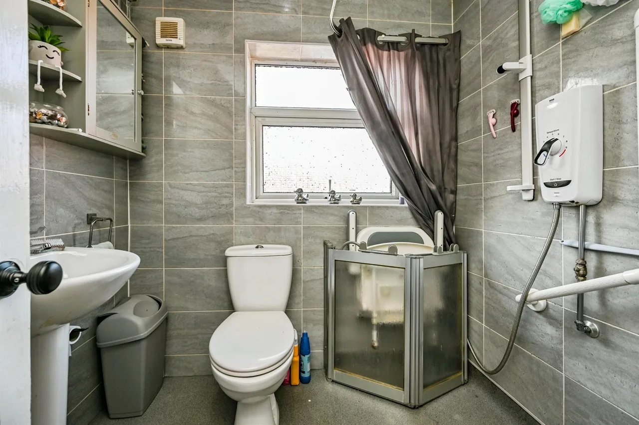 Bowden Road, Liverpool, L19, photo 6