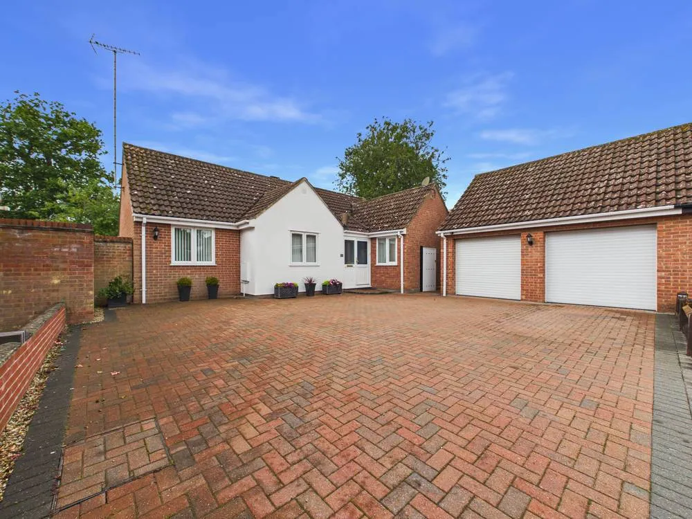 3 bed house for sale, Craven Drive, Colchester, CO4