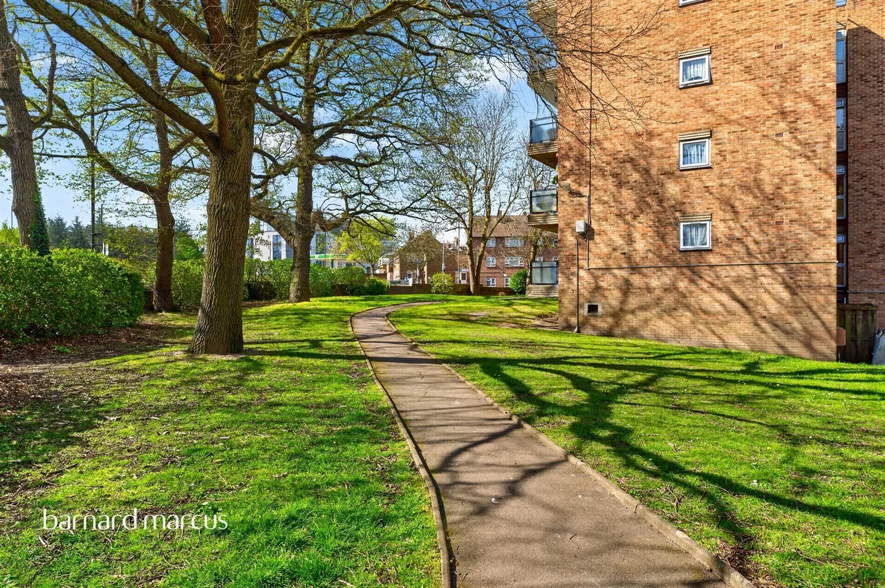 Waterfall Road, London, photo 4