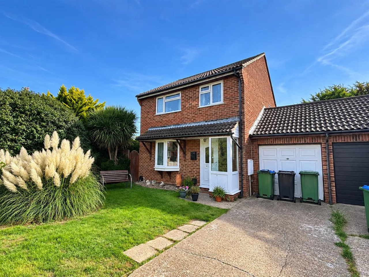 3 bed house for sale, Damon Close, Peacehaven