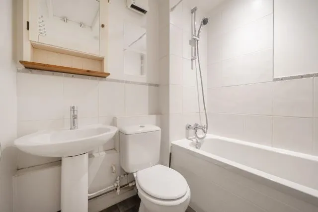 Bridgestone Drive, Bourne End, SL8, photo 11