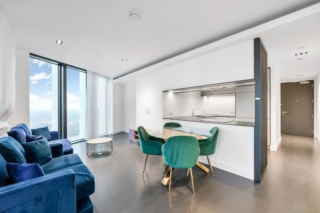 2 bed flat to rent, Amory Tower, Marsh Wall, E14