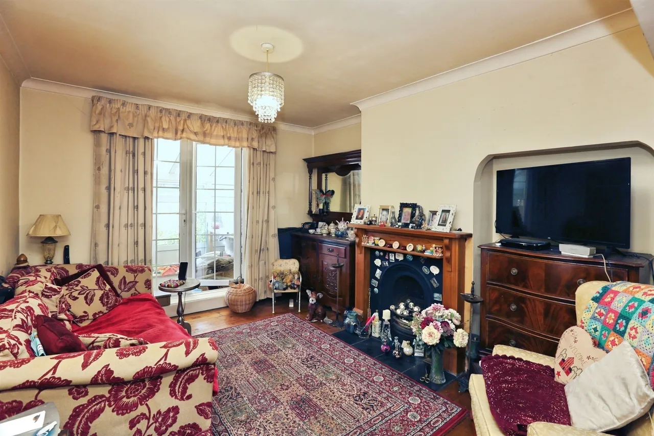 Furze Road, Southampton, SO19, photo 2