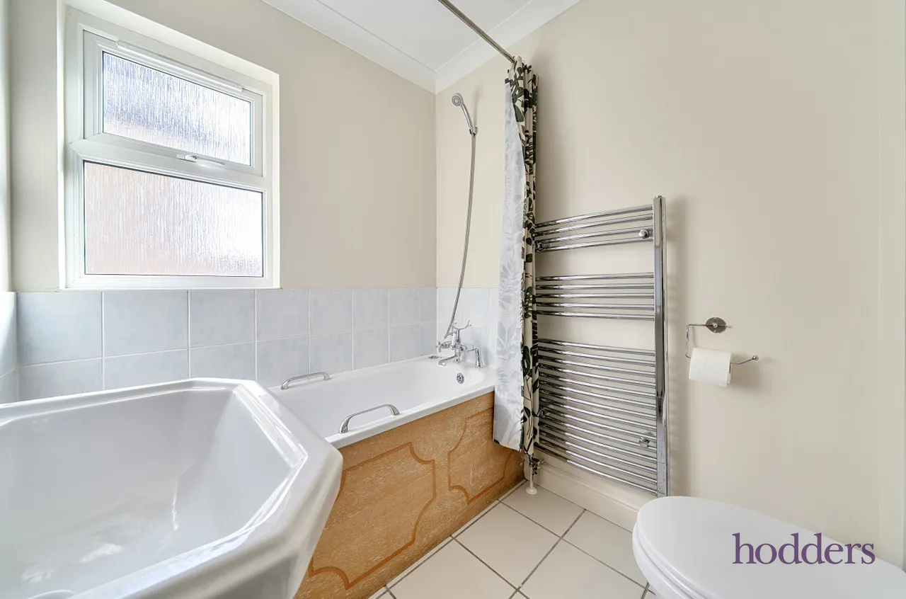 Brox Road, Ottershaw, KT16, photo 16