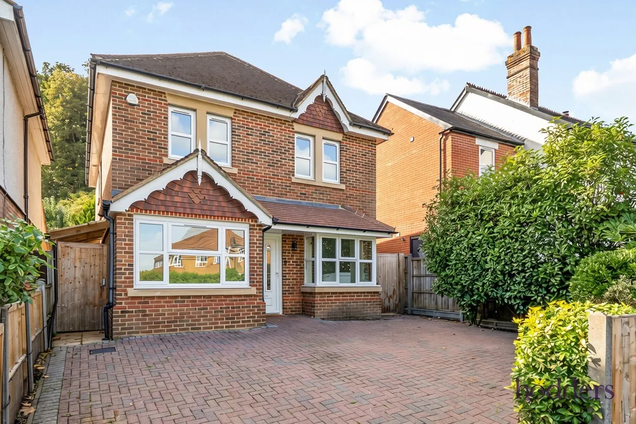 4 bed house for sale, Brox Road, Ottershaw, KT16